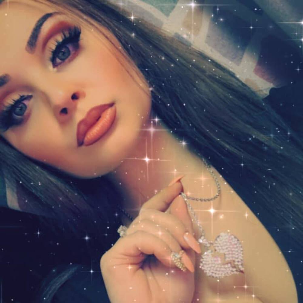 Meet your Posher, Danyelle